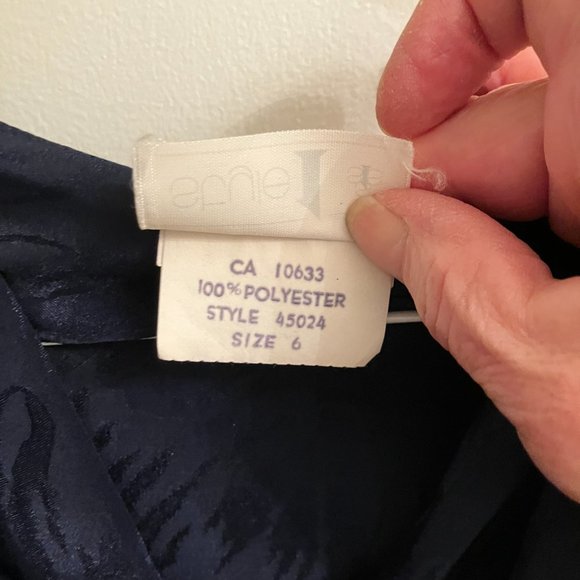 Style 1 size 6 dark blue blouse - Picture 3 of 5